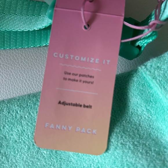 Stoney Clover Lane Terry Cloth Green
Fanny Pack Limited Edition Target - Picture 8 of 9